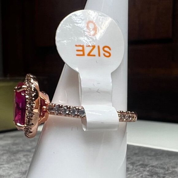Ring Bomb Party RIng, size 6, NWOT, Pink stone rose gold color band - Picture 4 of 6